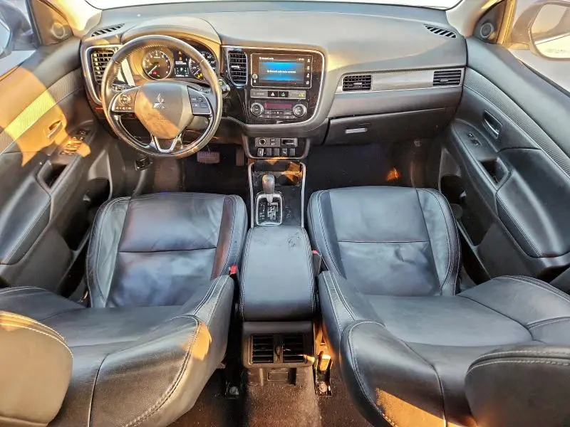 2019 MITSUBISHI OUTLANDER SE  