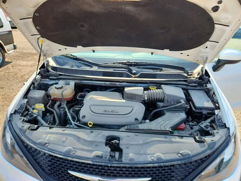 2022 CHRYSLER VOYAGER LX  