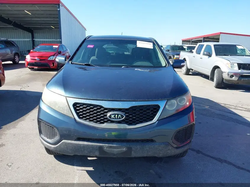 2011 KIA SORENTO LX
