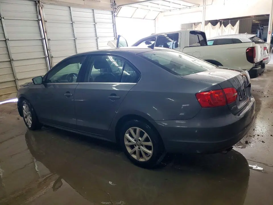 2013 VOLKSWAGEN JETTA SE  