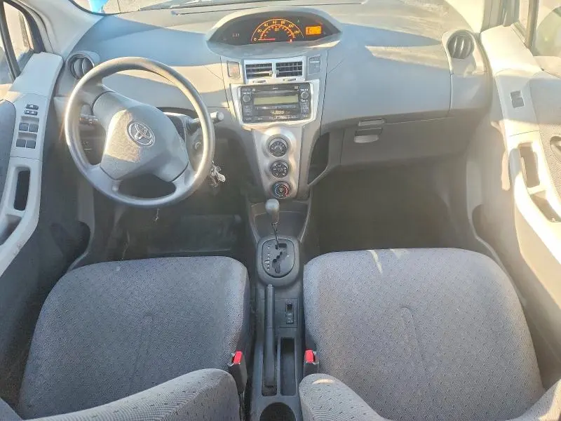 2010 TOYOTA YARIS BASE  