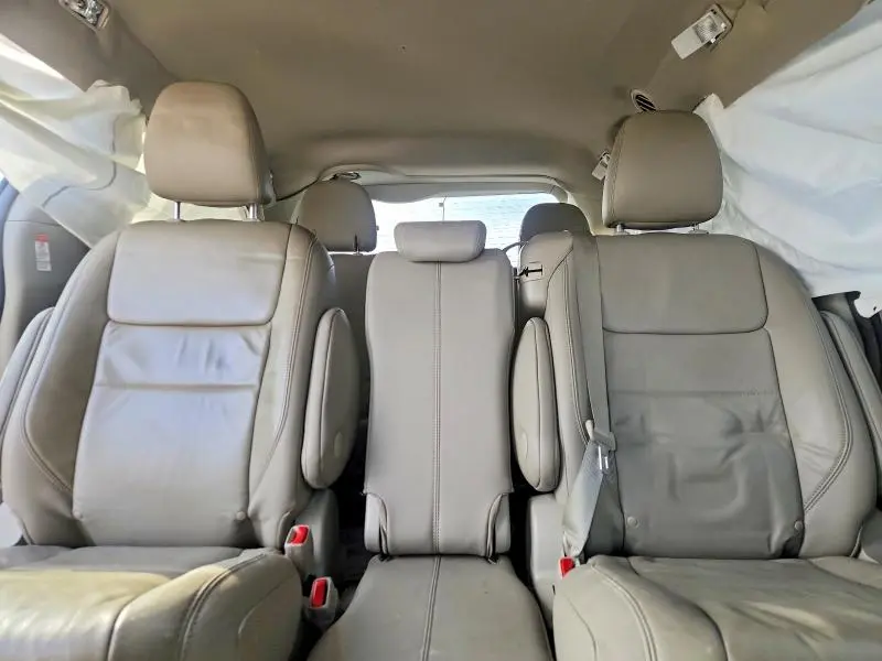2016 TOYOTA SIENNA XLE  