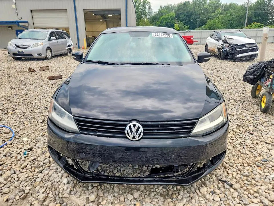 2012 VOLKSWAGEN JETTA SE  