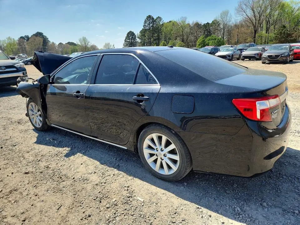 2014 TOYOTA CAMRY XLE  