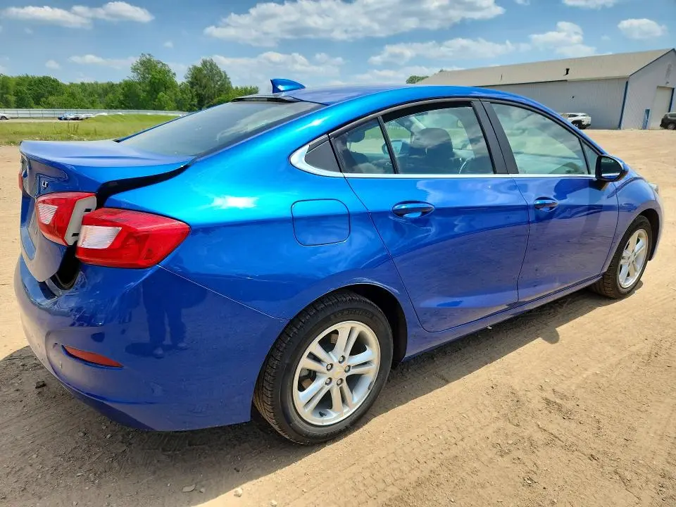 2017 CHEVROLET CRUZE LT  