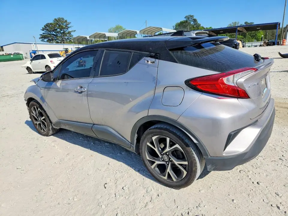 2020 TOYOTA C-HR XLE  