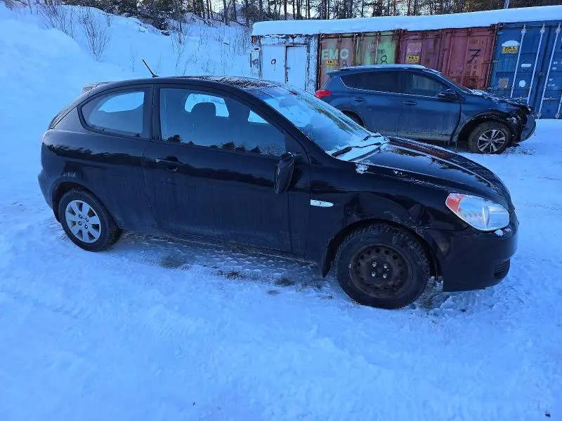 2011 HYUNDAI ACCENT SE  