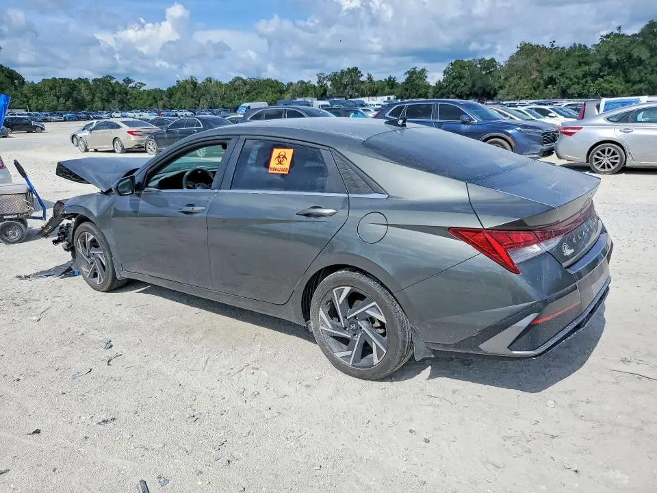 2024 HYUNDAI ELANTRA SEL  