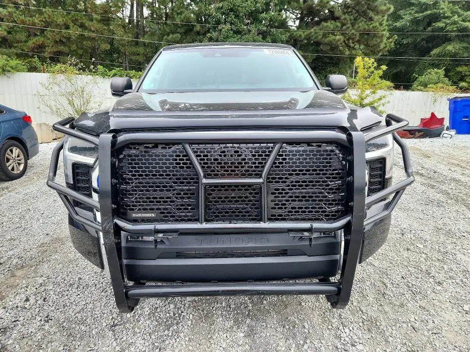 2023 TOYOTA TUNDRA SR5  