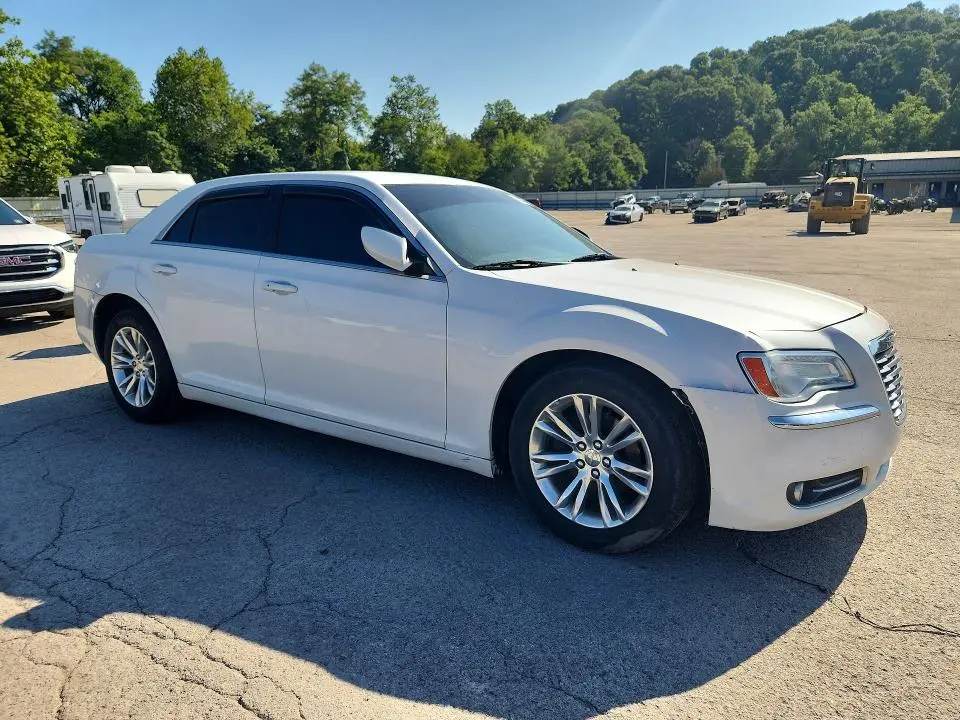 2013 CHRYSLER 300   