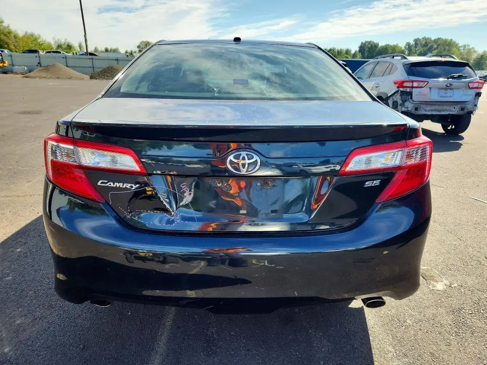2012 TOYOTA CAMRY SE V6  
