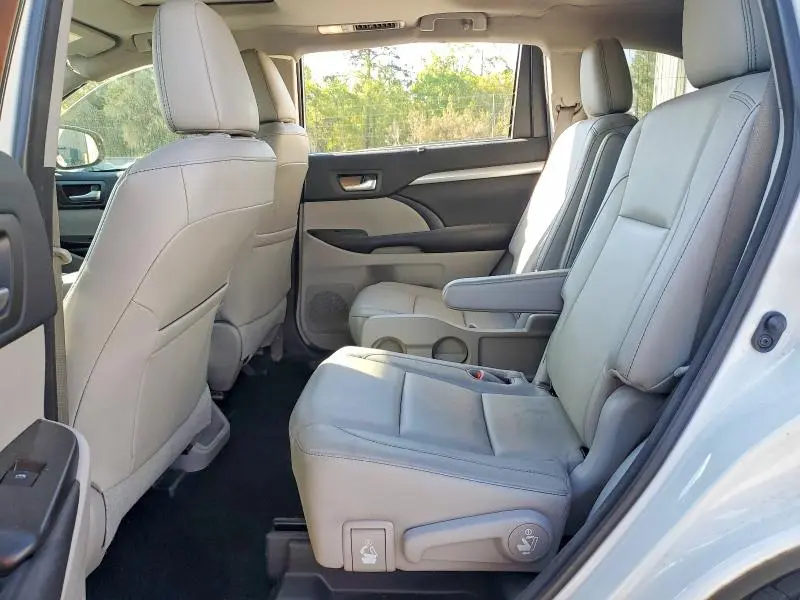 2017 TOYOTA HIGHLANDER XLE  