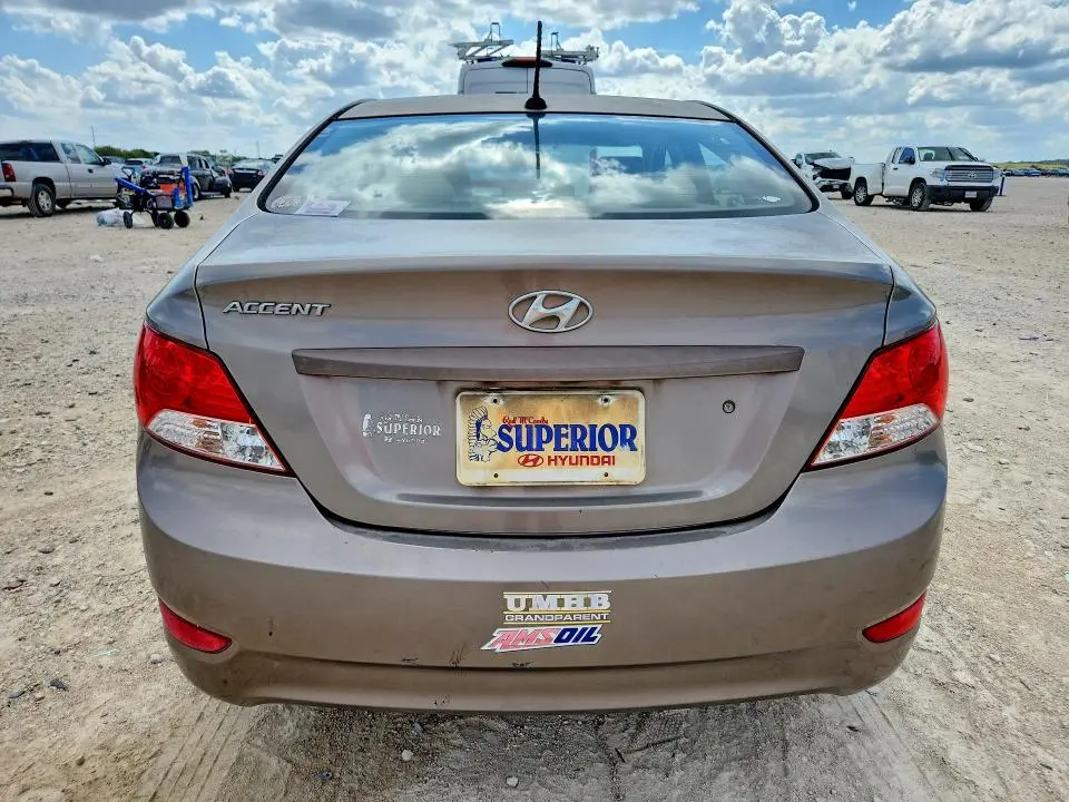 2012 HYUNDAI ACCENT GLS  
