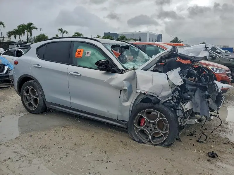 2022 ALFA ROMEO STELVIO TI  