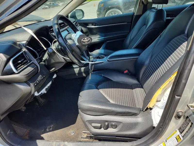 2018 TOYOTA CAMRY SE  