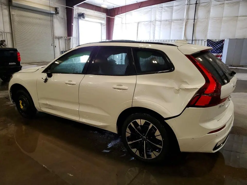 2026 VOLVO XC60 PLUS  
