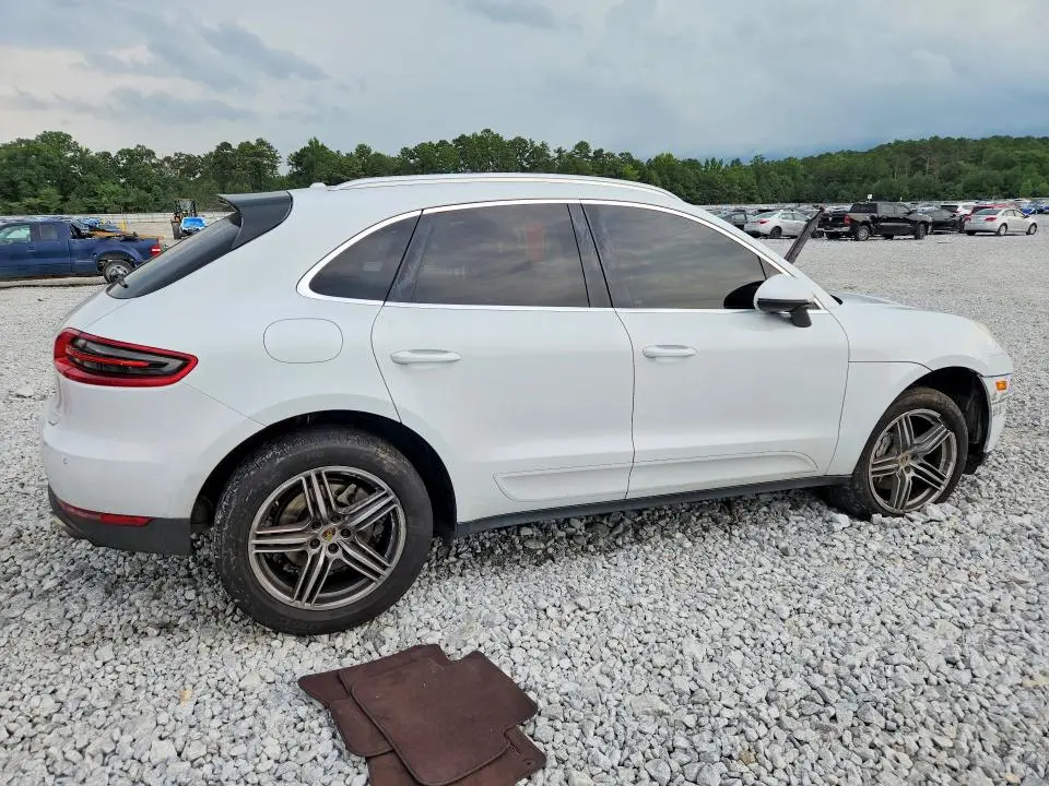2016 PORSCHE MACAN S  
