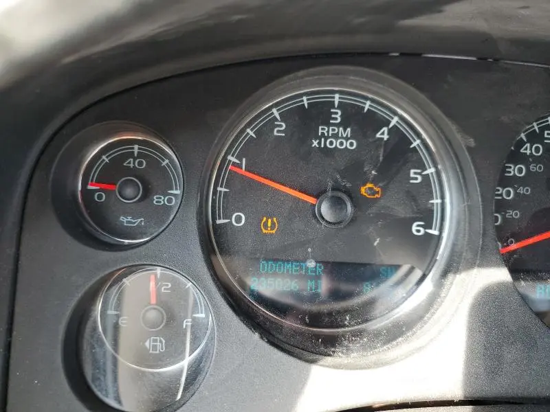 2011 CHEVROLET SUBURBAN C1500 LS  