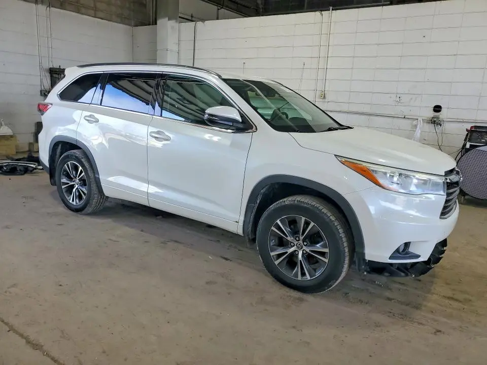 2016 TOYOTA HIGHLANDER XLE  