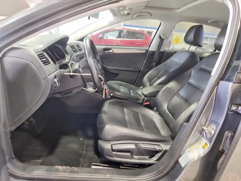 2018 VOLKSWAGEN JETTA SE  