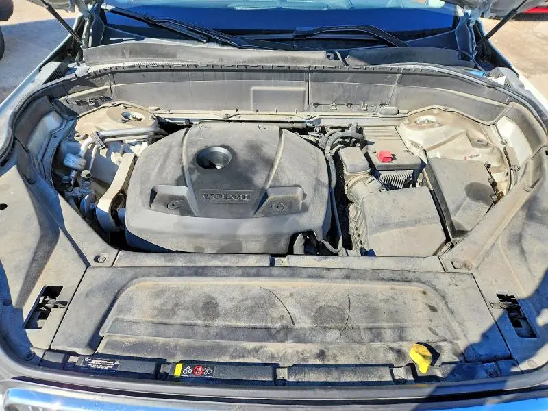 2016 VOLVO XC90 T6  