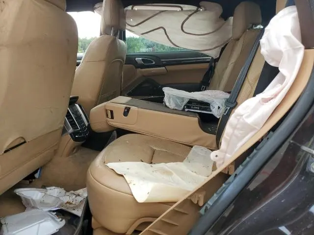 2017 PORSCHE CAYENNE   