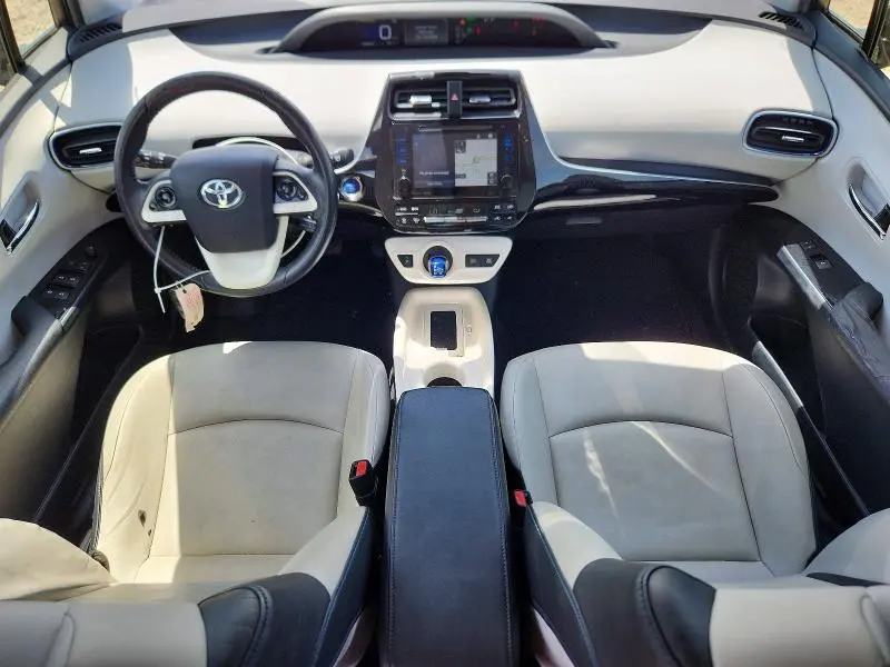 2017 TOYOTA PRIUS THREE TOURING  