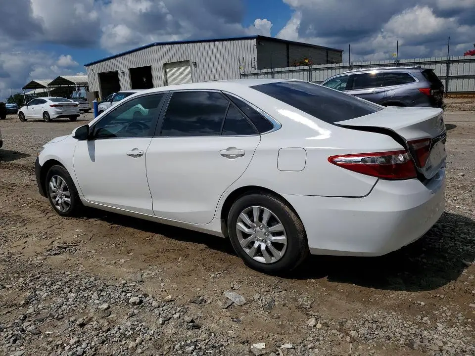2015 TOYOTA CAMRY LE  