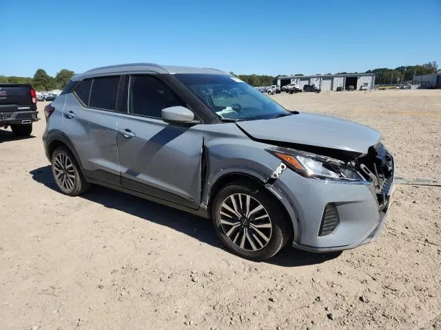 2022 NISSAN KICKS SV  