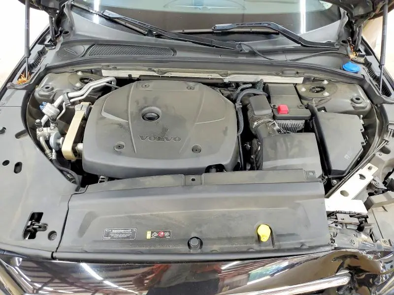 2017 VOLVO S90 T6 MOMENTUM  