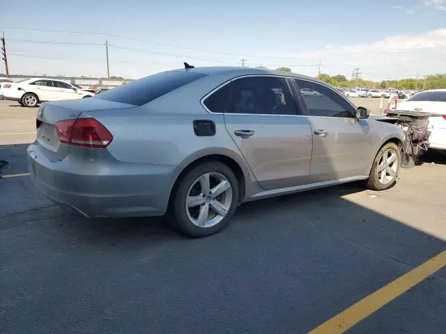 2013 VOLKSWAGEN PASSAT SE  