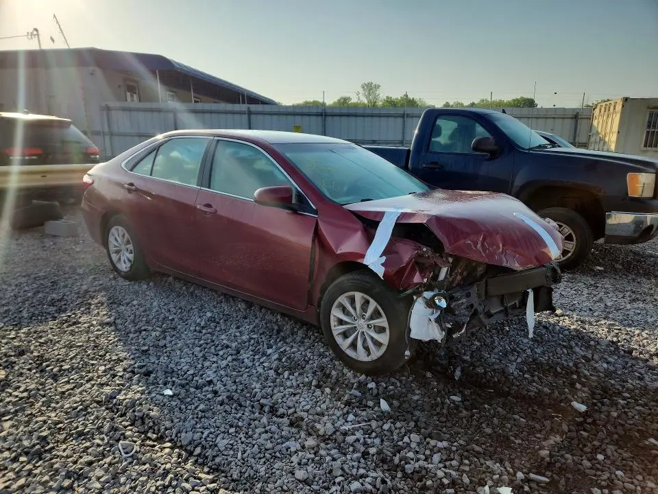 2016 TOYOTA CAMRY LE  