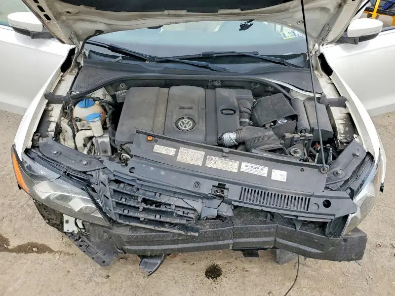 2013 VOLKSWAGEN PASSAT SE  