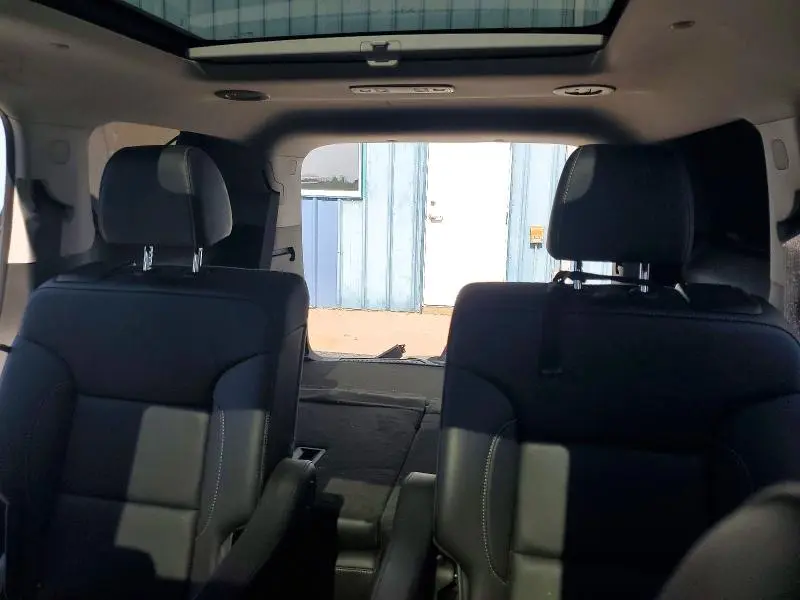 2022 GMC ACADIA SLT  