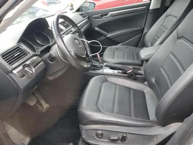 2017 VOLKSWAGEN PASSAT SE  