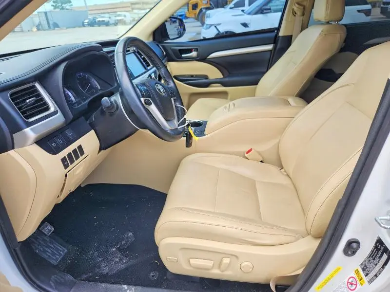 2017 TOYOTA HIGHLANDER XLE  