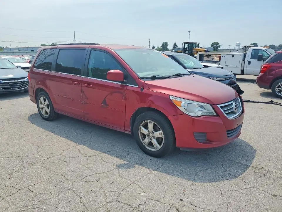 2011 VOLKSWAGEN ROUTAN SE  