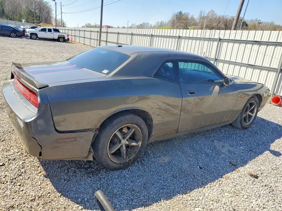 2010 DODGE CHALLENGER SE  