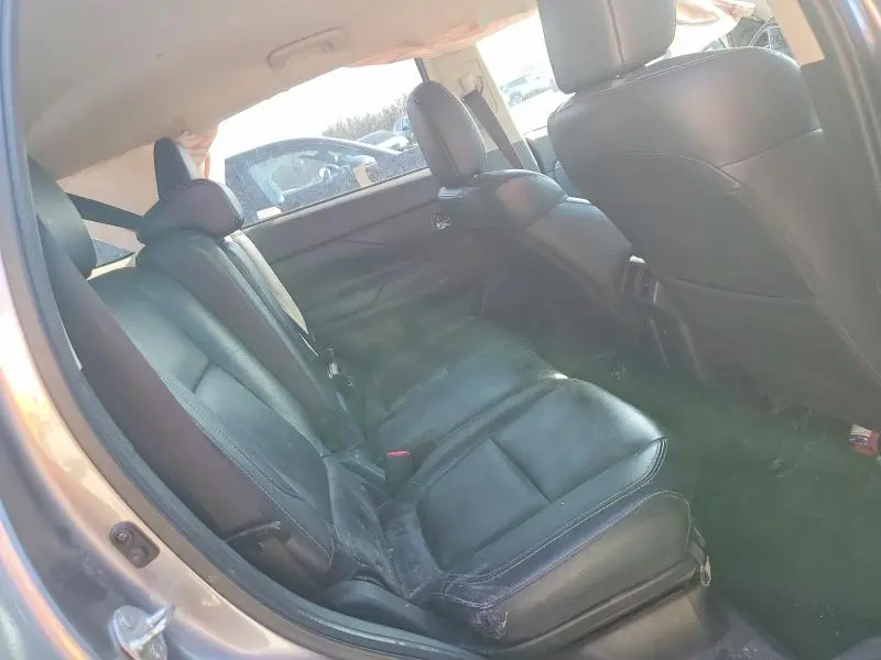 2019 MITSUBISHI OUTLANDER SE  