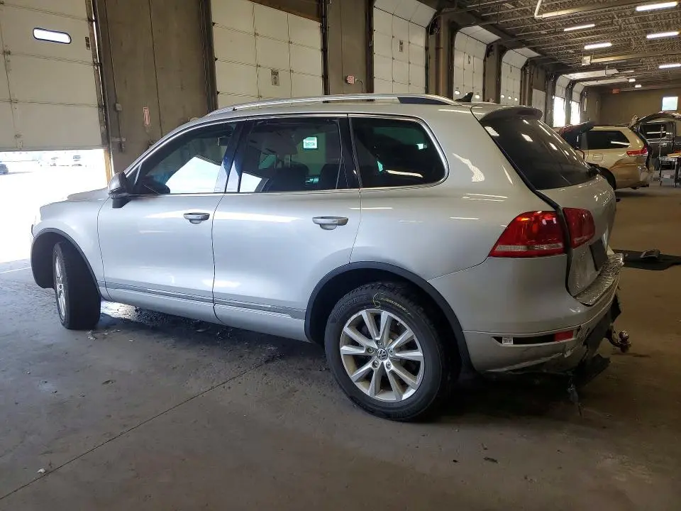 2014 VOLKSWAGEN TOUAREG V6  