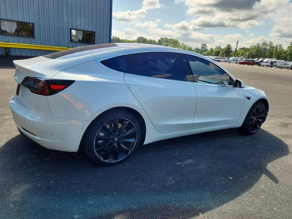 2018 TESLA MODEL 3   