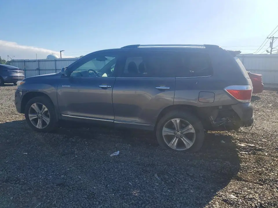 2013 TOYOTA HIGHLANDER LIMITED  