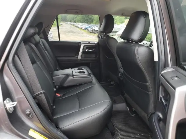 2023 TOYOTA 4RUNNER SE  