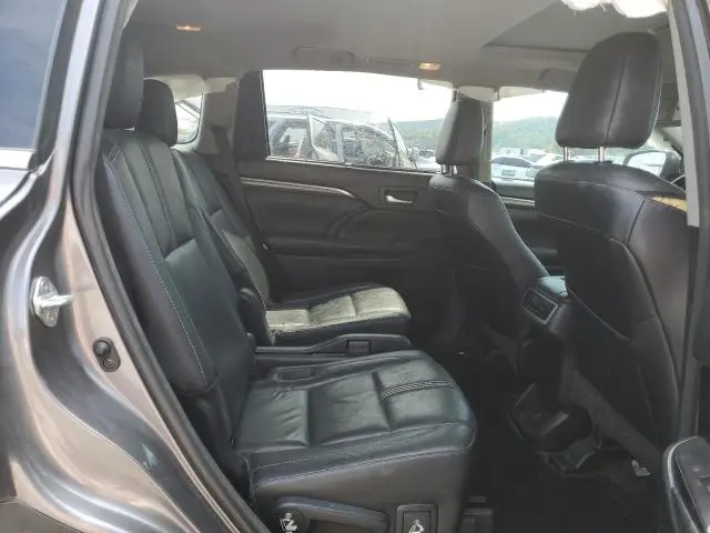 2018 TOYOTA HIGHLANDER SE  