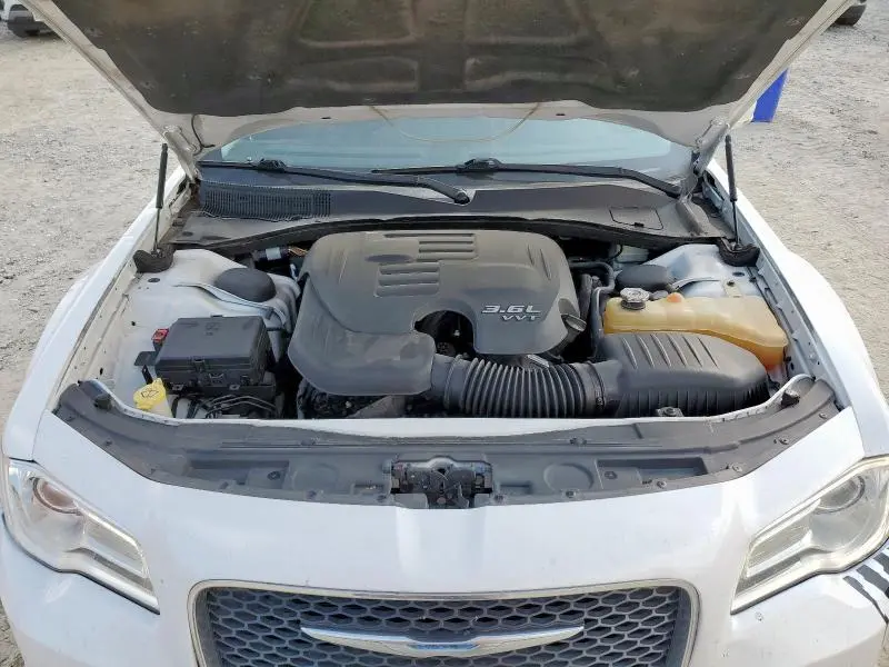 2015 CHRYSLER 300 LIMITED  