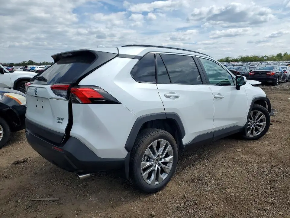 2024 TOYOTA RAV4 XLE PREMIUM  