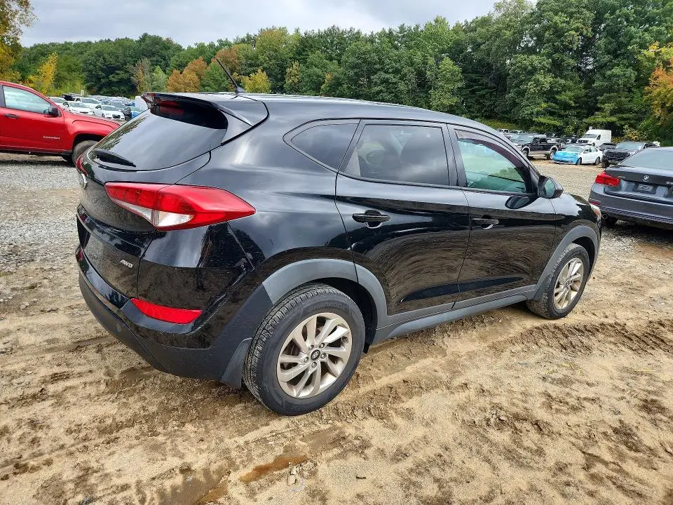 2018 HYUNDAI TUCSON SE  