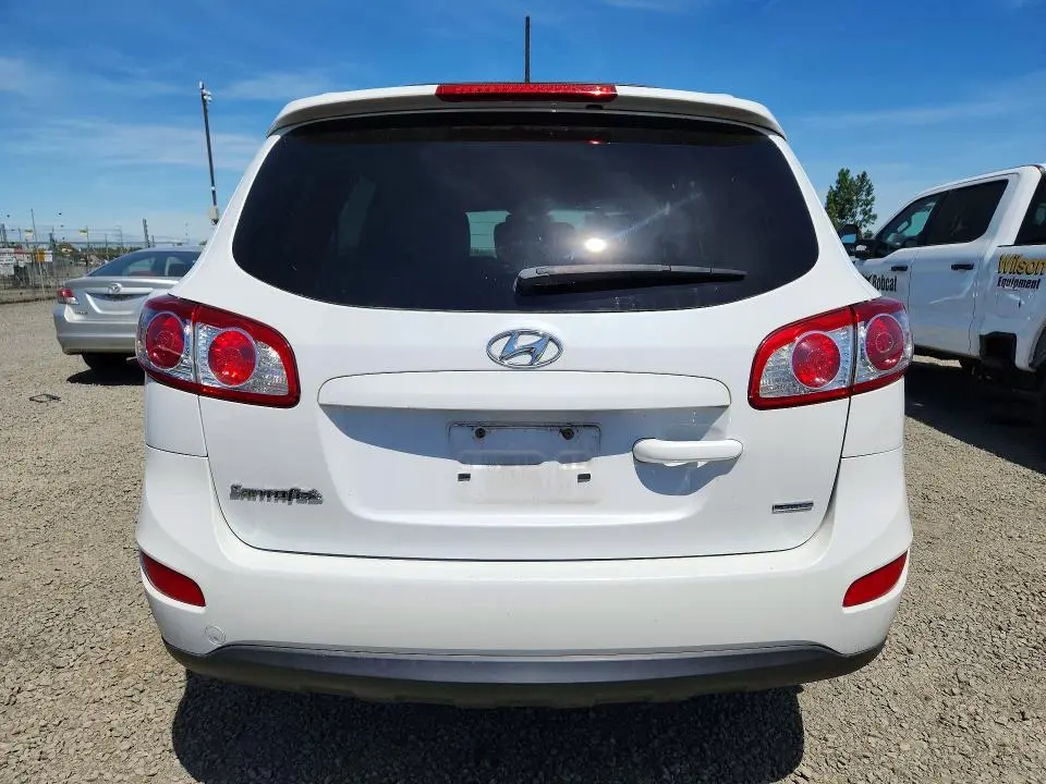 2012 HYUNDAI SANTA FE SE  