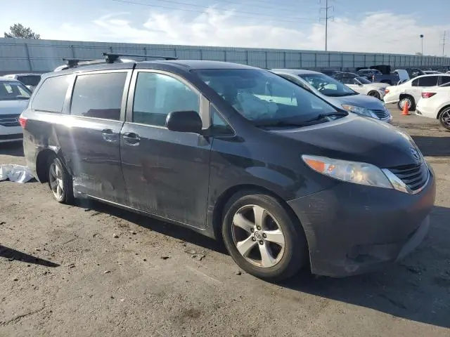 2016 TOYOTA SIENNA LE  