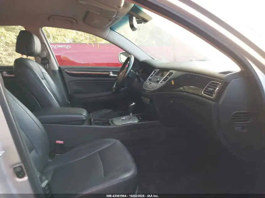 2013 HYUNDAI GENESIS 3.8